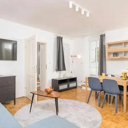 Zum Grazer Uhrturm Graz