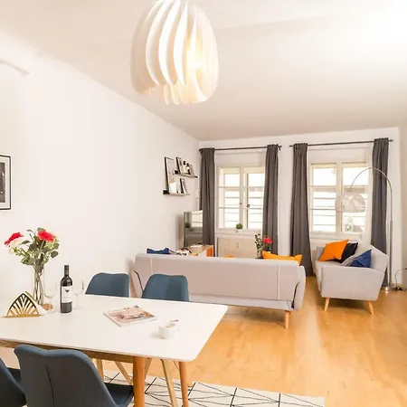 Zum Grazer Uhrturm Apartamento