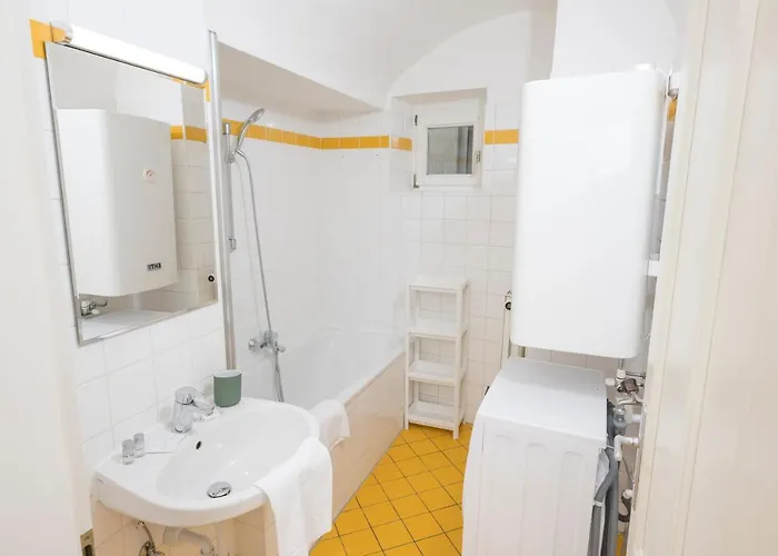 Zum Grazer Uhrturm * Graz