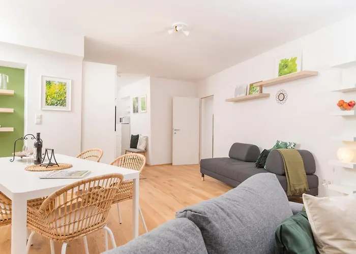 Zum Grazer Uhrturm Apartament *