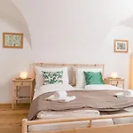 Zum Grazer Uhrturm *