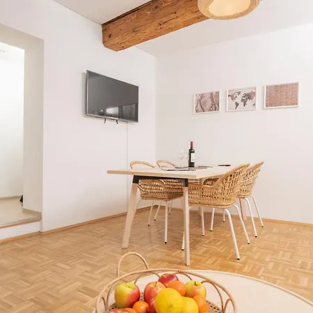 Zum Grazer Uhrturm Apartamento Graz