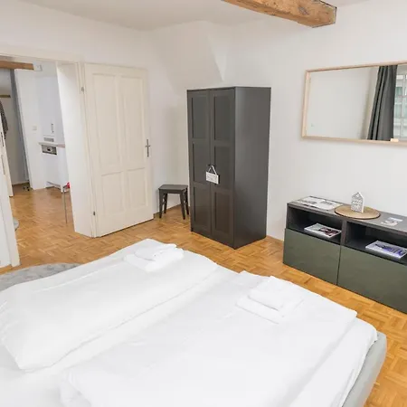 Apartamento Zum Grazer Uhrturm