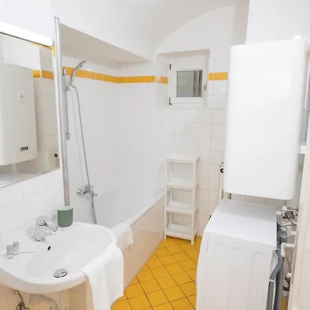 Zum Grazer Uhrturm * Štýrský Hradec