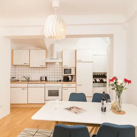 Zum Grazer Uhrturm Apartamento