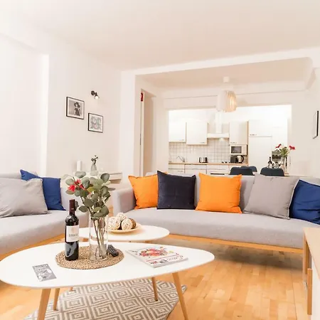 Zum Grazer Uhrturm Graz