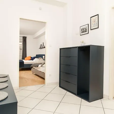 Zum Grazer Uhrturm * Graz