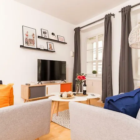 Zum Grazer Uhrturm Apartamento