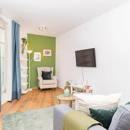Zum Grazer Uhrturm Apartamento *