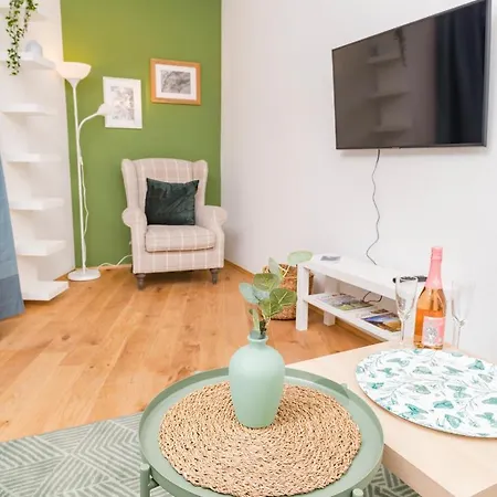 Zum Grazer Uhrturm Apartamento *