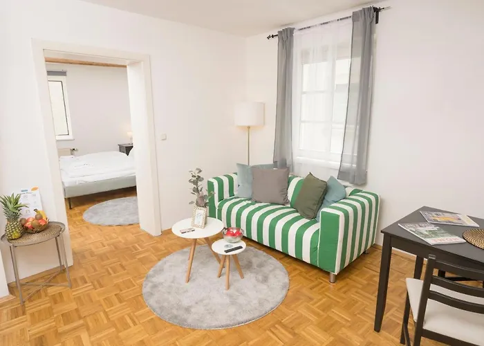 Zum Grazer Uhrturm Апартаменти *