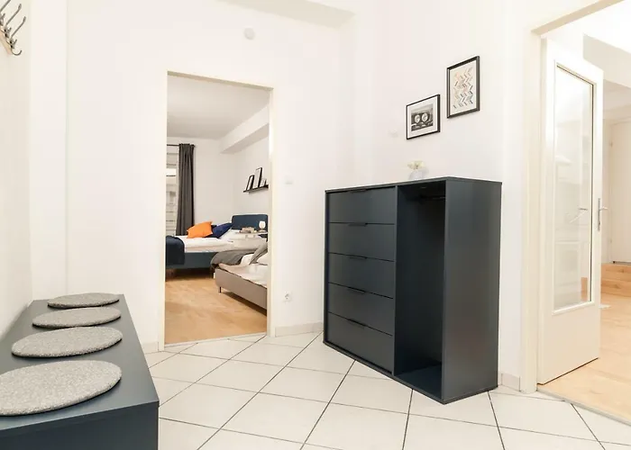 Zum Grazer Uhrturm * Graz