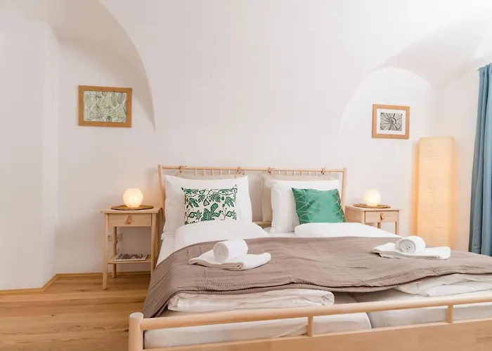 Zum Grazer Uhrturm *